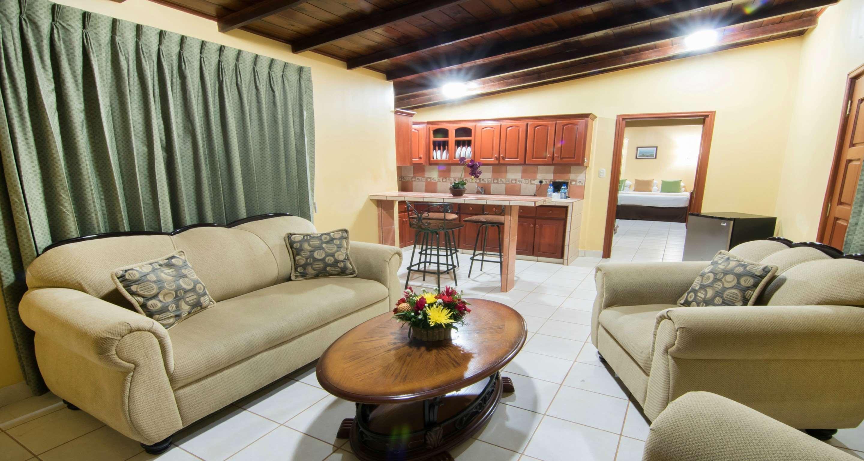 Western Mercedes Airport Hotel Managua