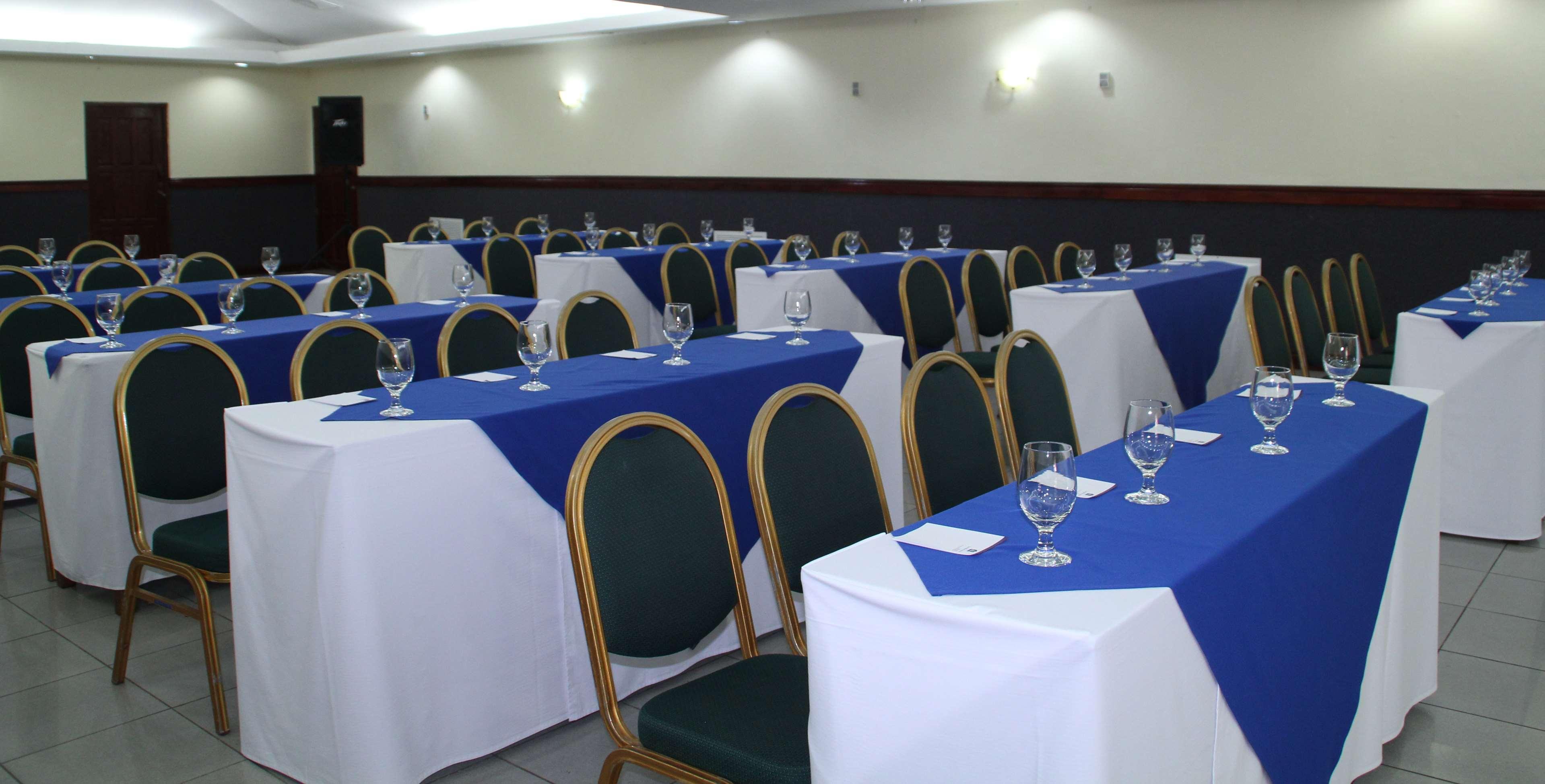 Western Mercedes Airport Hotel