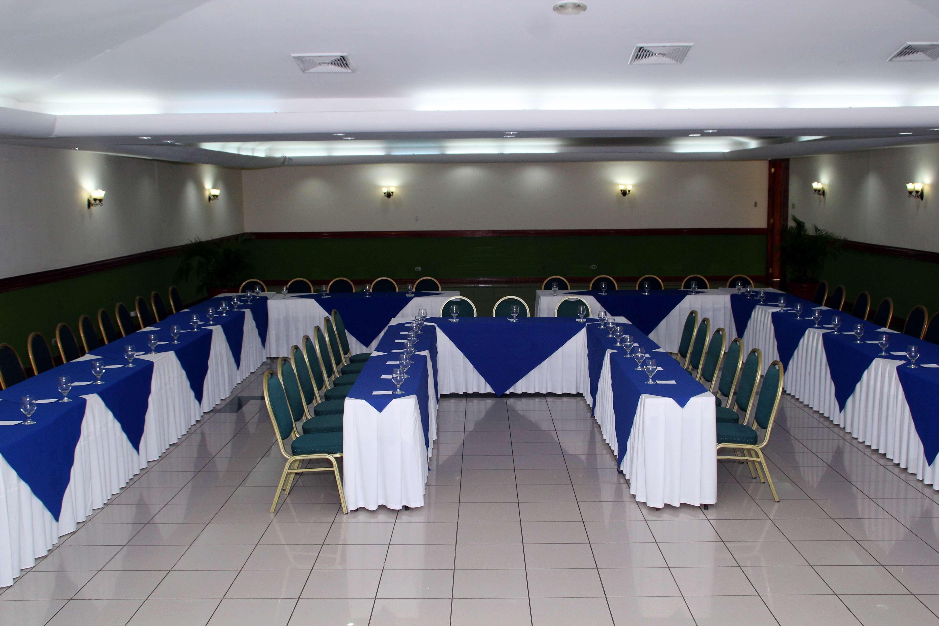 Hotel Western Mercedes Airport