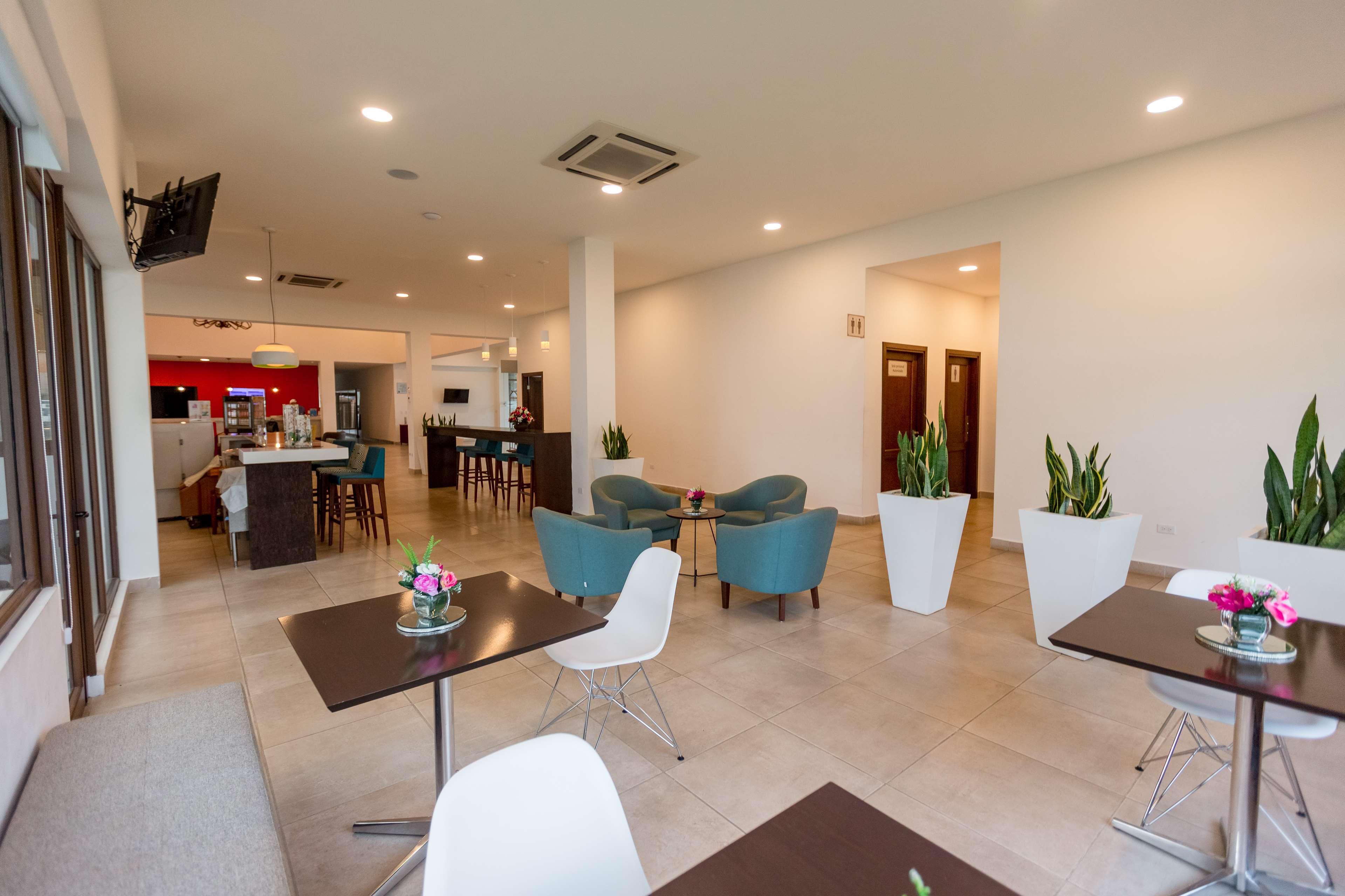 Western Mercedes Airport Hotel 4*