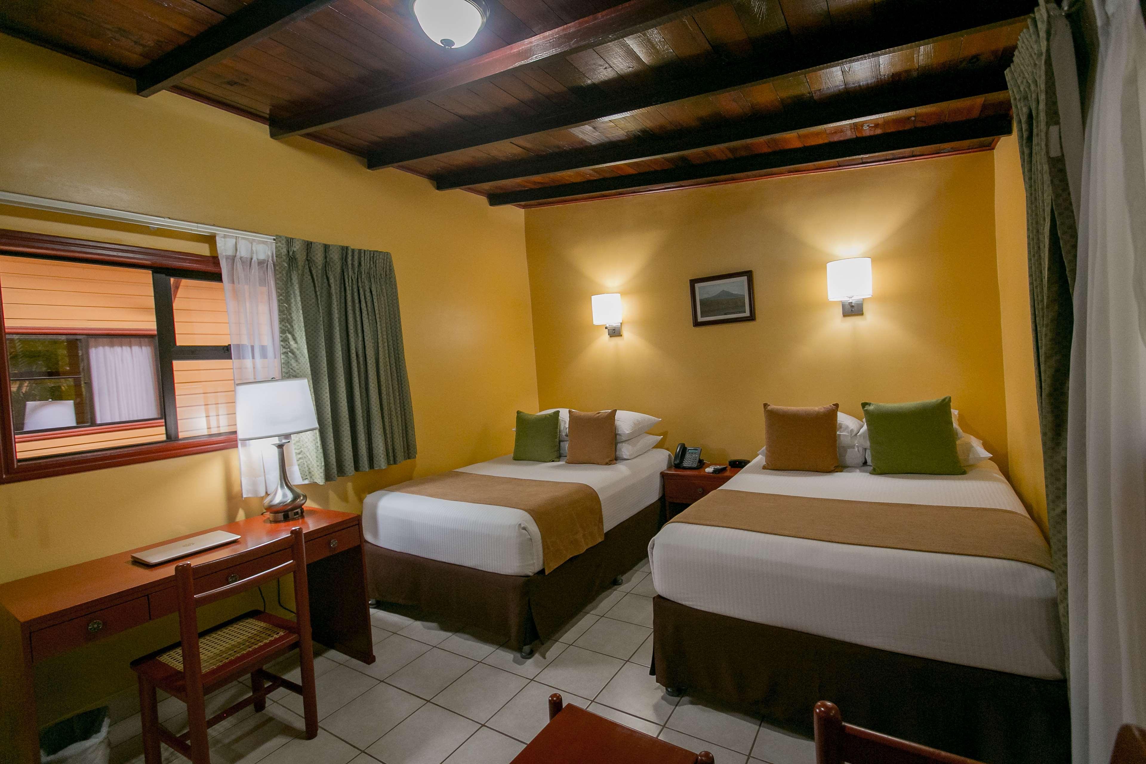 Western Mercedes Airport Hotel 4*