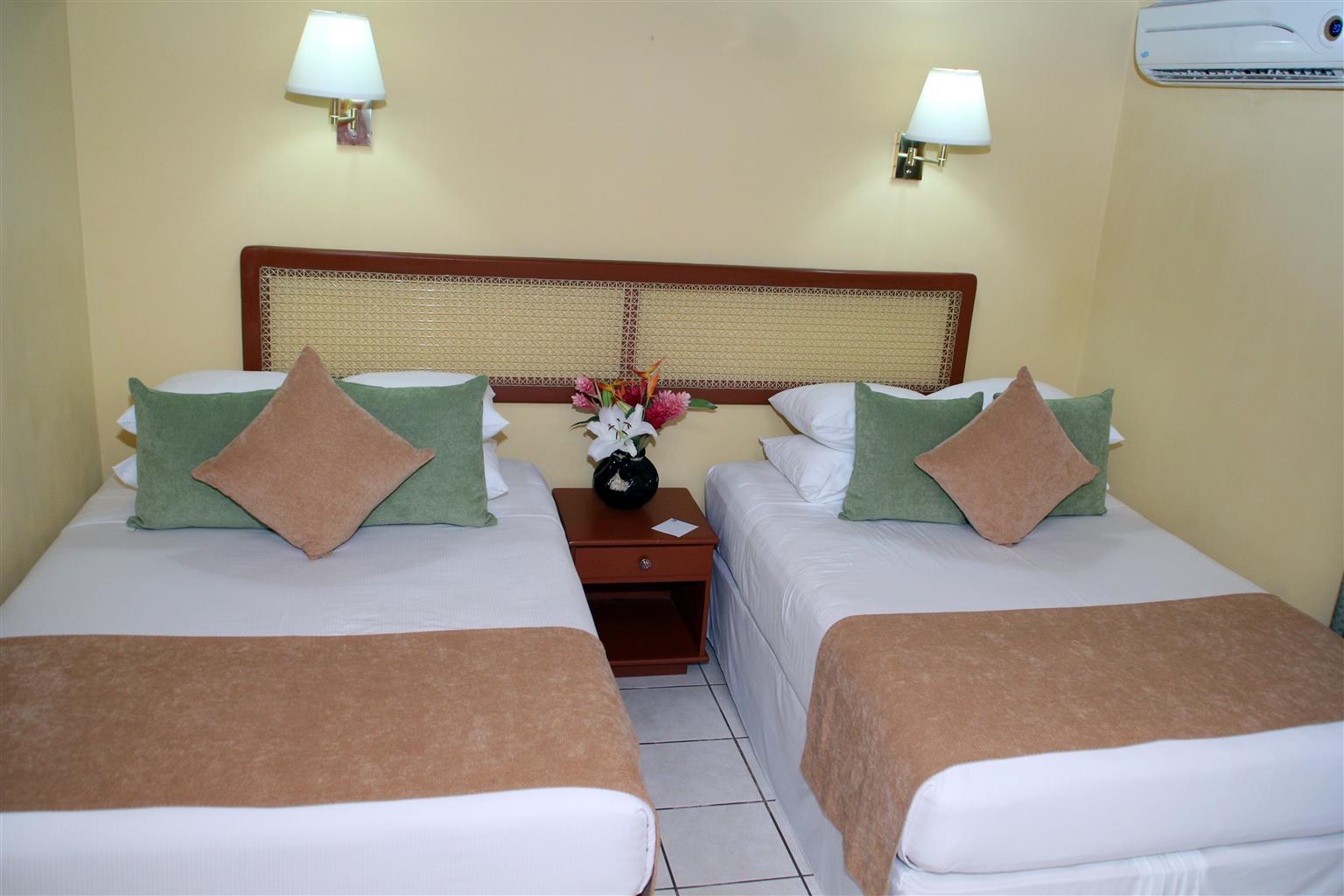 Western Mercedes Airport Hotel 4*