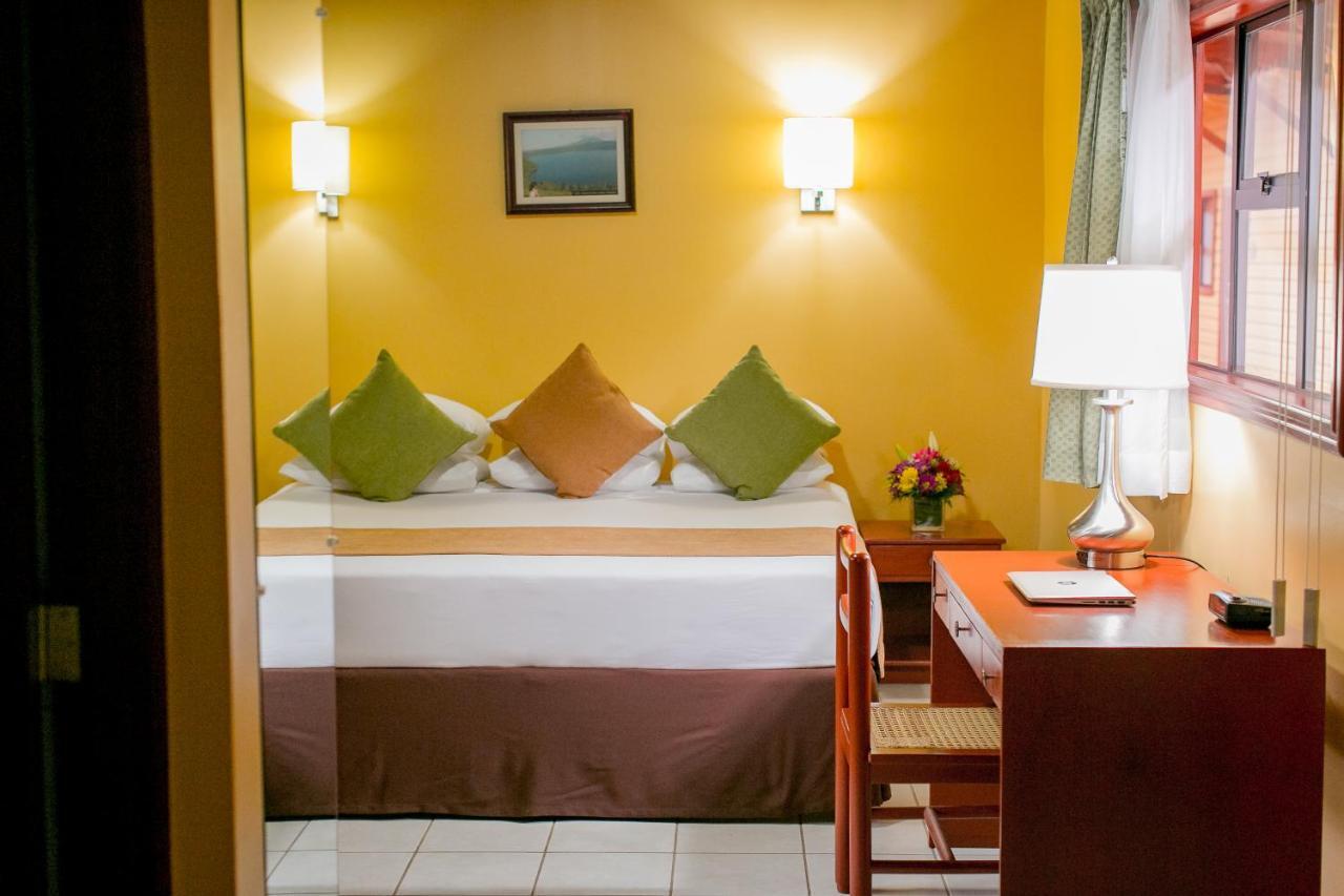 Western Mercedes Airport 4*
